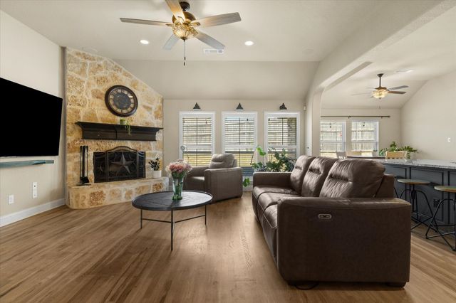 6041 Park View Drive, Midlothian, TX 76065