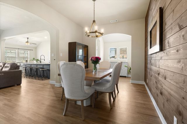 6041 Park View Drive, Midlothian, TX 76065