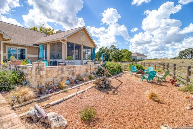 212 Antler Circle, Bandera, TX 78003