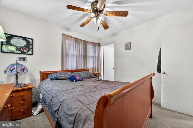 8137 SUMMIT POINT RD, Charles Town, WV 25414