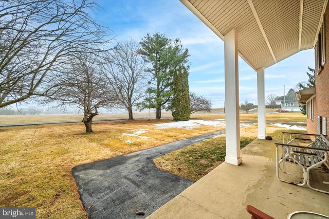 8137 SUMMIT POINT RD, Charles Town, WV 25414