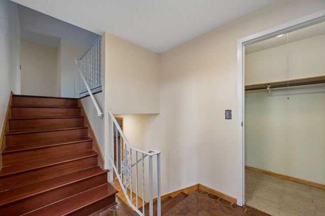 10521 Lake Fall Drive, Eden Prairie, MN 55347