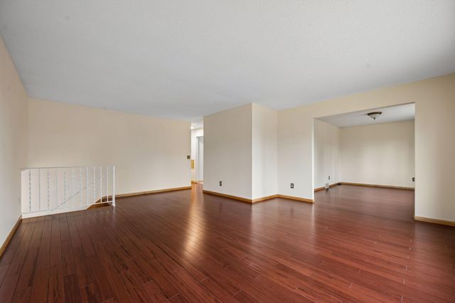 10521 Lake Fall Drive, Eden Prairie, MN 55347