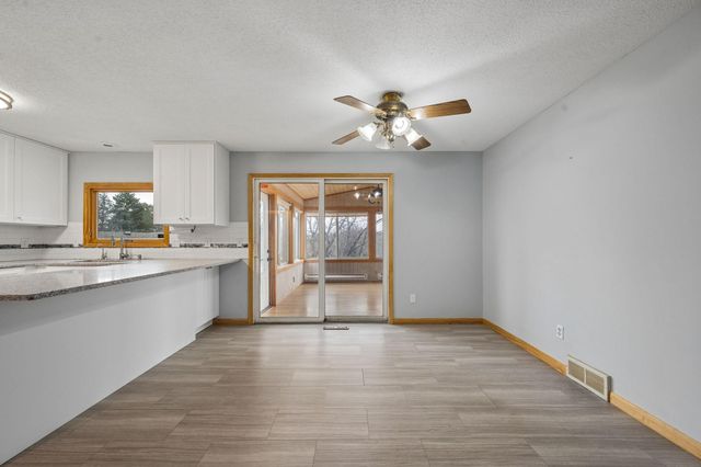 10521 Lake Fall Drive, Eden Prairie, MN 55347