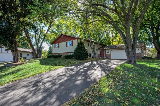 10521 Lake Fall Drive, Eden Prairie, MN 55347