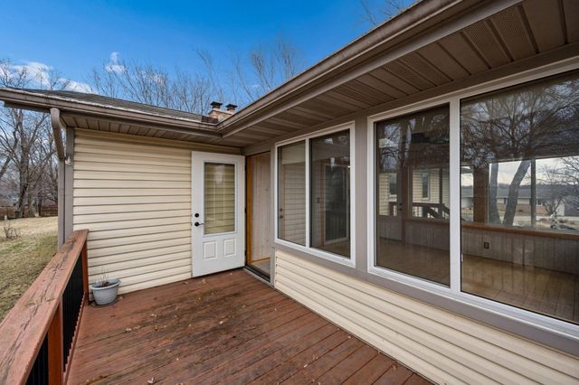 10521 Lake Fall Drive, Eden Prairie, MN 55347