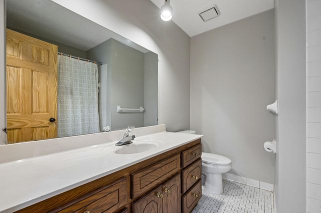 10521 Lake Fall Drive, Eden Prairie, MN 55347