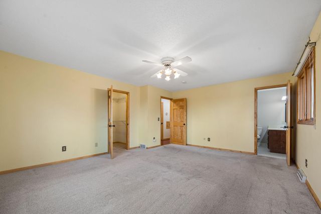 10521 Lake Fall Drive, Eden Prairie, MN 55347