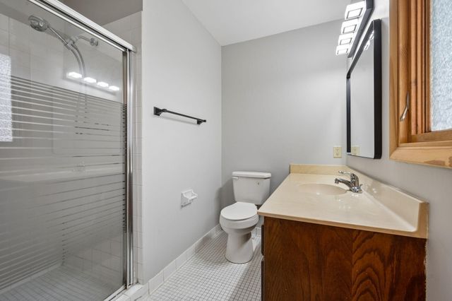 10521 Lake Fall Drive, Eden Prairie, MN 55347