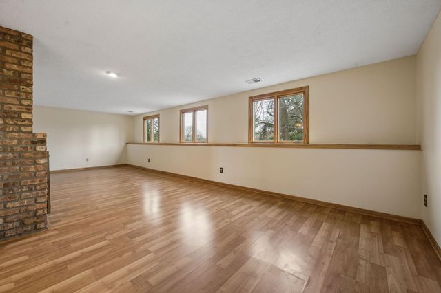 10521 Lake Fall Drive, Eden Prairie, MN 55347