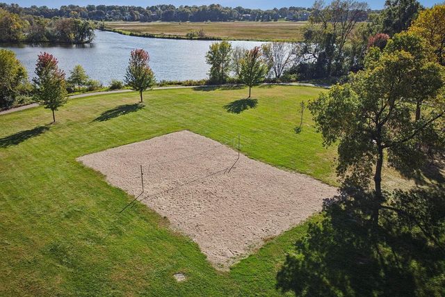 10521 Lake Fall Drive, Eden Prairie, MN 55347