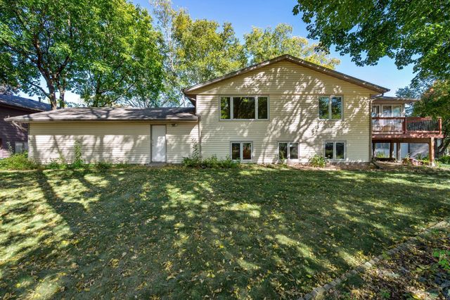 10521 Lake Fall Drive, Eden Prairie, MN 55347