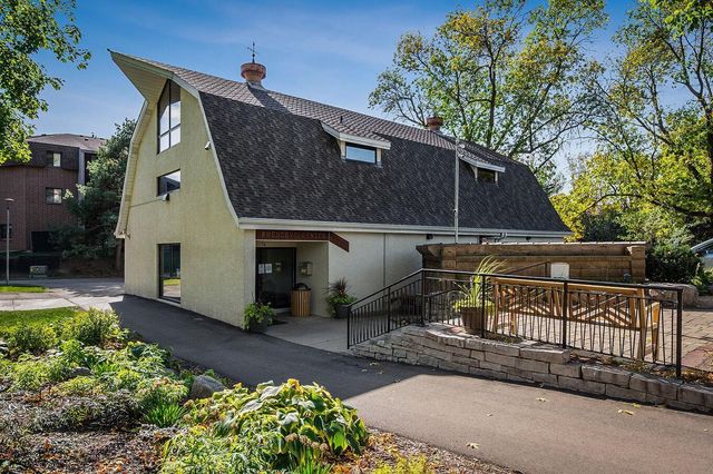 10521 Lake Fall Drive, Eden Prairie, MN 55347