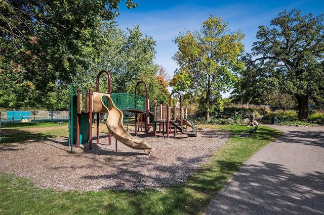 10521 Lake Fall Drive, Eden Prairie, MN 55347