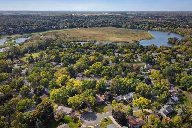 10521 Lake Fall Drive, Eden Prairie, MN 55347