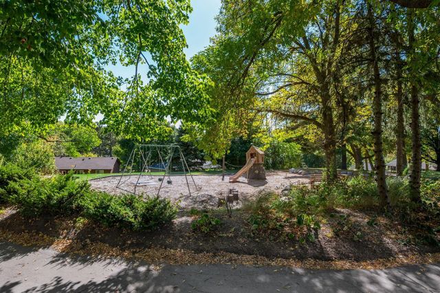 10521 Lake Fall Drive, Eden Prairie, MN 55347