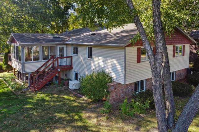 10521 Lake Fall Drive, Eden Prairie, MN 55347