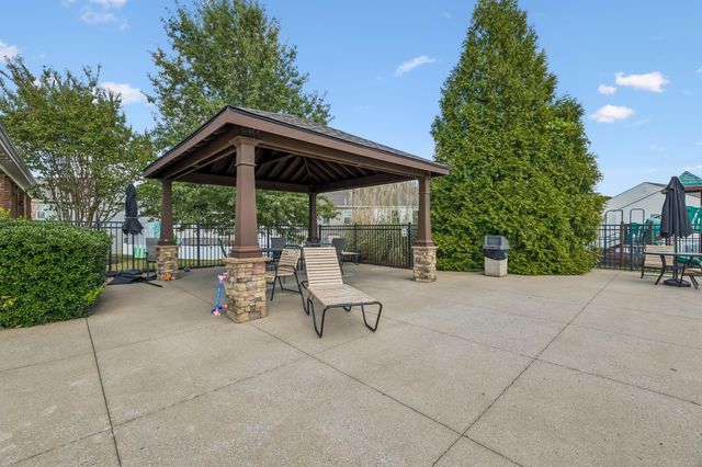 1139 Somerset Springs Dr, Spring Hill, TN 37174