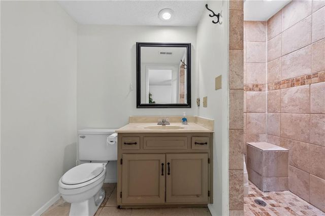 12357 W 107th Terrace, Overland Park, KS 66210