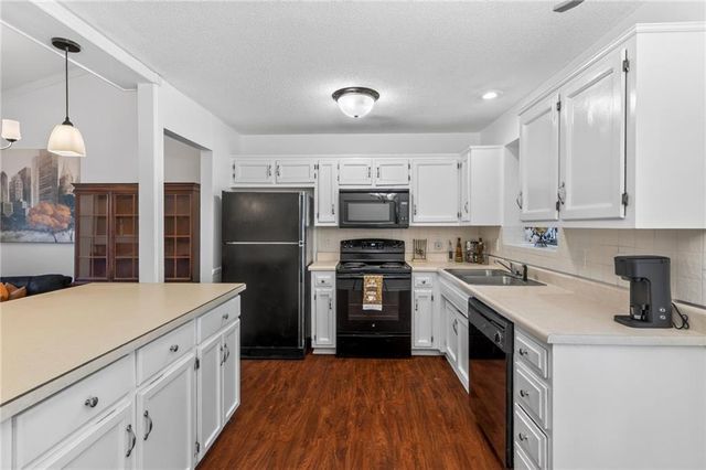 12357 W 107th Terrace, Overland Park, KS 66210