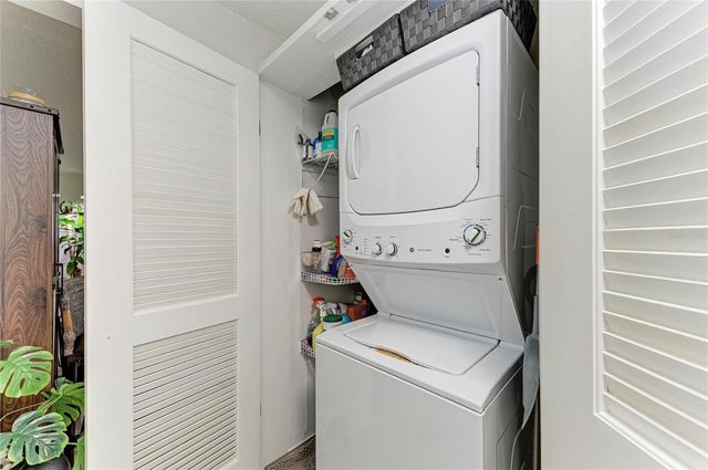 2121 WOOD STREET 113, Sarasota, FL 34237