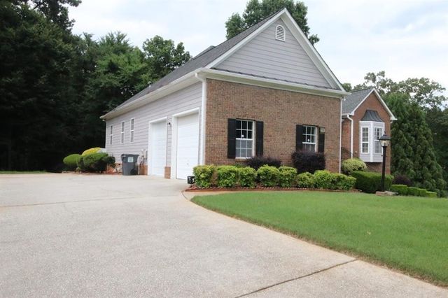 2500 Thornecreek Drive, Douglasville, GA 30135