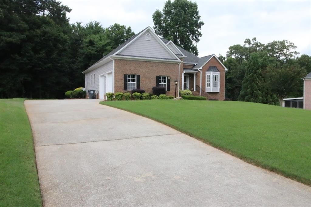 2500 Thornecreek Drive, Douglasville, GA 30135
