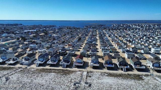 20 E Bonita Way, Lavallette, NJ 08735