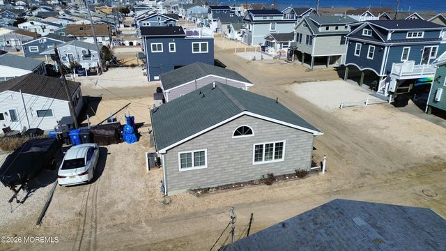 20 E Bonita Way, Lavallette, NJ 08735