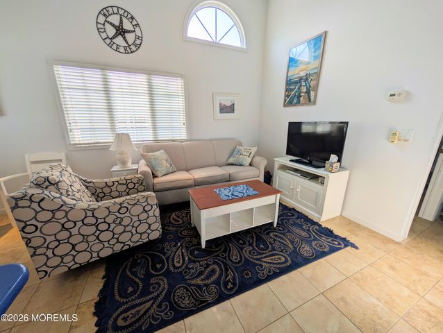 20 E Bonita Way, Lavallette, NJ 08735