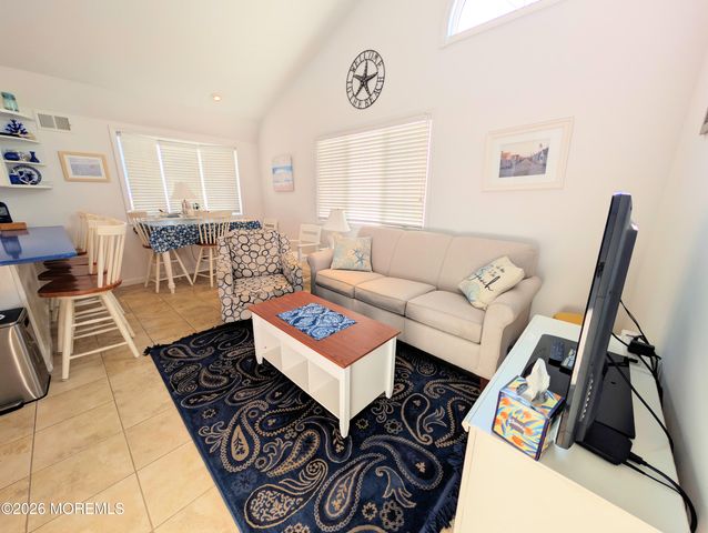 20 E Bonita Way, Lavallette, NJ 08735