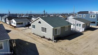 20 E Bonita Way, Lavallette, NJ 08735