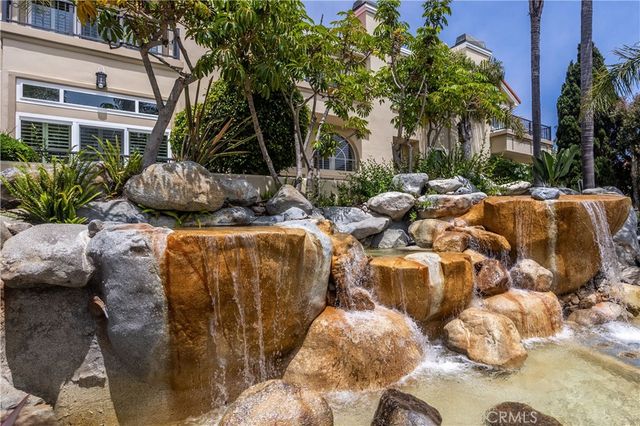 19341 Sawgrass Lane, Huntington Beach, CA 92648
