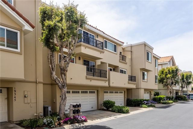 19341 Sawgrass Lane, Huntington Beach, CA 92648