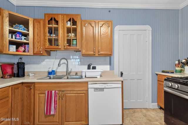 54 Vley Road, Scotia, NY 12302