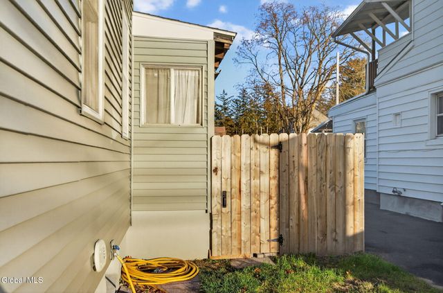 54 Vley Road, Scotia, NY 12302