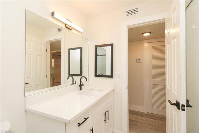 129 Forest Lakes BLVD 129, Naples, FL 34105