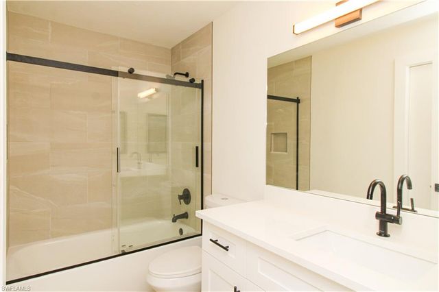 129 Forest Lakes BLVD 129, Naples, FL 34105