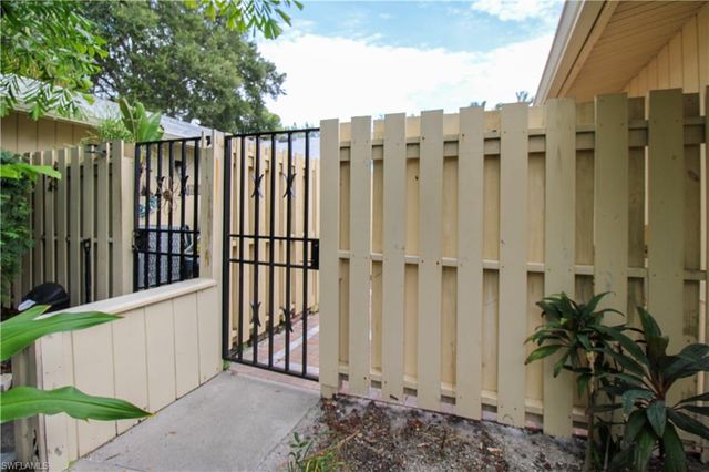 129 Forest Lakes BLVD 129, Naples, FL 34105