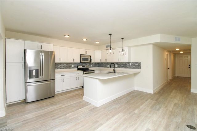 129 Forest Lakes BLVD 129, Naples, FL 34105