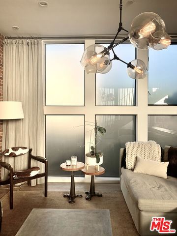 2606 S Barrington Avenue, Los Angeles, CA 90064