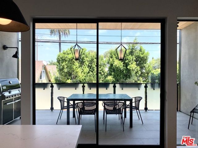 2606 S Barrington Avenue, Los Angeles, CA 90064