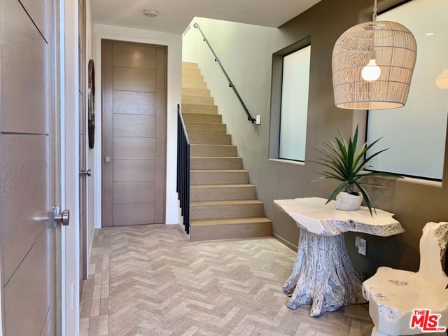2606 S Barrington Avenue, Los Angeles, CA 90064