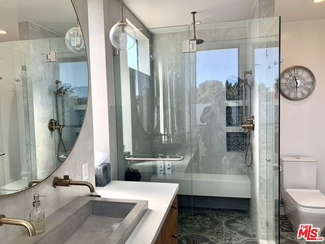 2606 S Barrington Avenue, Los Angeles, CA 90064