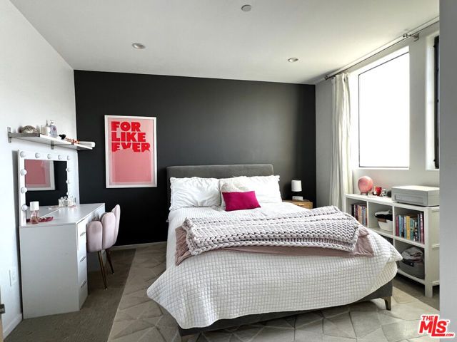 2606 S Barrington Avenue, Los Angeles, CA 90064