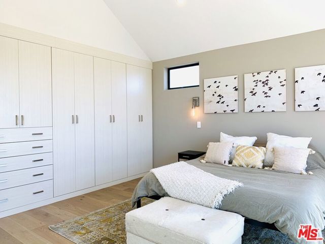 2606 S Barrington Avenue, Los Angeles, CA 90064