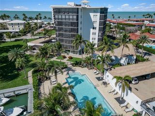 2170 Gulf Shore BLVD N # 23W, Naples, FL 34102