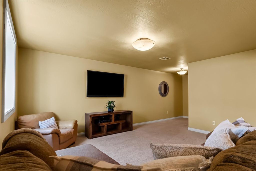 Image 32 of property listing at 5202 Dutton Court, Missoula, MT 59803