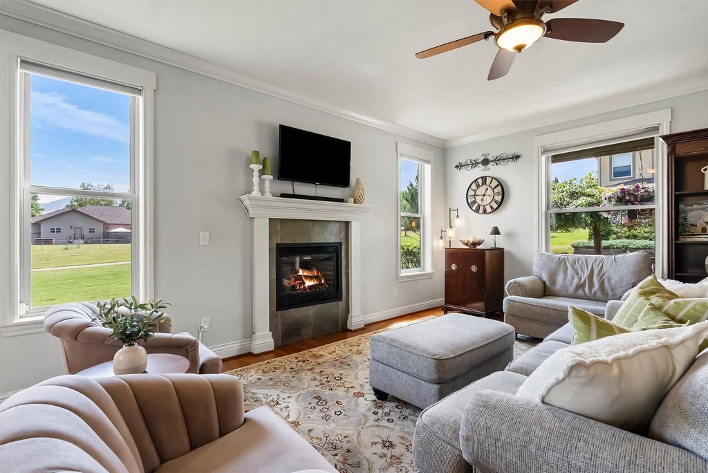Image 4 of property listing at 5202 Dutton Court, Missoula, MT 59803