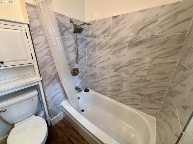 9740 Sw 51ST Ave, Portland, OR 97219